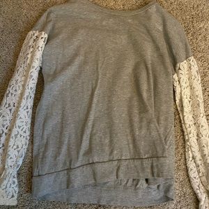 Long sleeve tee shirt